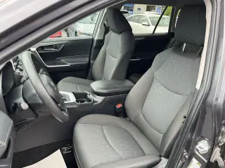 Toyota RAV4 2024 XLE 4dr SUV