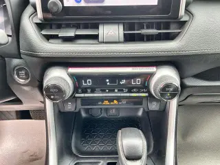 Toyota RAV4 2024 XLE 4dr SUV