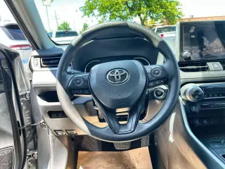 Toyota RAV4 2025 XLE SUV de 4 puertas