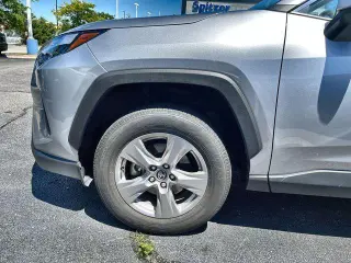 Toyota RAV4 2025 XLE SUV de 4 puertas