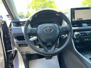 Toyota RAV4 2025 XLE 4 SUV