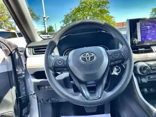 Toyota RAV4 2024 XLE SUV 4 puertas