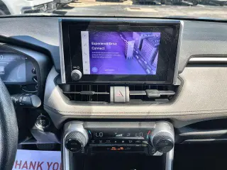Toyota RAV4 2024 XLE SUV 4 puertas