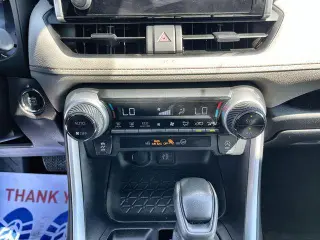Toyota RAV4 2024 XLE SUV 4 puertas