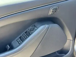 Ford Mustang Mach-E 2023 Select 4dr SUV