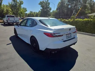Toyota Camry 2026 SE 4dr Sedán