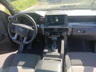 Toyota Tacoma 2024 4x4 SR5 4dr Double Cab 5.0 ft SB
