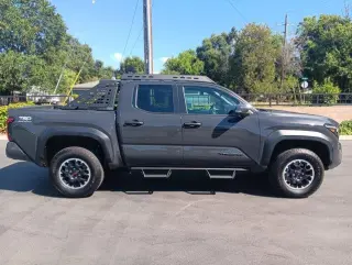 Toyota Tacoma 2024 4x4 SR5 4dr Double Cab 5.0 ft SB