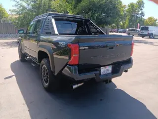 Toyota Tacoma 2024 4x4 SR5 4dr Double Cab 5.0 ft SB