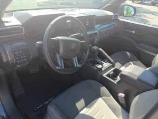 Toyota Tacoma 2024 4x4 SR5 4dr Double Cab 5.0 ft SB
