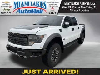 Ford F-150 2013 4x4 SVT Raptor 4p SuperCrew Estilo lateral 5.5 ft. SB