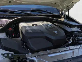 Sedán BMW 3 Series 2025 AWD 330i xDrive 4dr