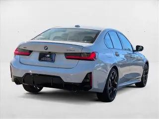 Sedán BMW 3 Series 2025 AWD 330i xDrive 4dr