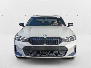 Sedán BMW 3 Series 2025 AWD 330i xDrive 4dr