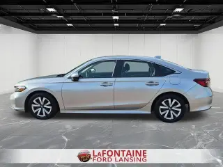 Honda Civic 2025 LX 4dr Sedán