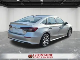 Honda Civic 2025 LX 4dr Sedán
