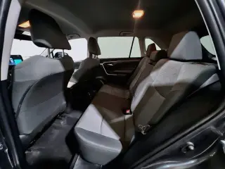 Toyota RAV4 2021 XLE 4dr SUV