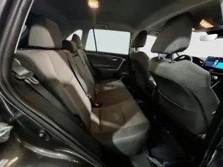 Toyota RAV4 2021 XLE 4dr SUV