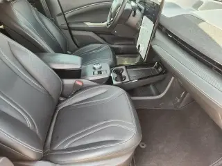 Ford Mustang Mach-E 2024 Premium 4p SUV
