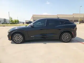 Ford Mustang Mach-E 2024 Premium 4p SUV