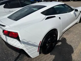 Chevrolet Corvette 2017 Stingray 2dr Coupe w/1LT