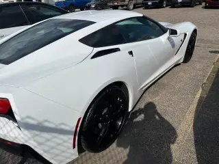 Chevrolet Corvette 2017 Stingray 2dr Coupe w/1LT