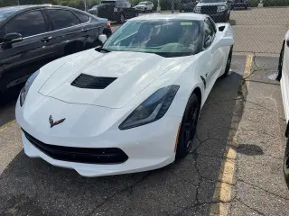 Chevrolet Corvette 2017 Stingray 2dr Coupe w/1LT