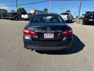 Nissan Altima 2016 2.5 S 4dr Sedán