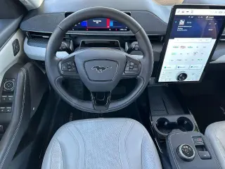 Ford Mustang Mach-E 2022 Premium 4dr SUV