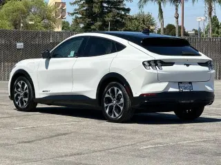 Ford Mustang Mach-E 2022 Premium 4dr SUV
