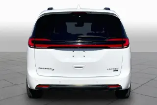 Chrysler Pacifica 2022 AWD Limited 4dr Mini-Van