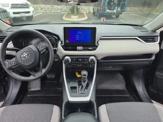Toyota RAV4 2024 XLE 4dr SUV