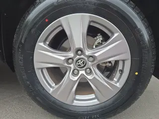 Toyota RAV4 2024 XLE 4dr SUV