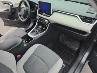 Toyota RAV4 2024 XLE 4dr SUV