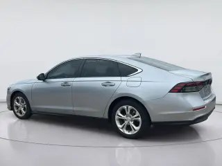 Honda Accord 2025 LX 4dr Sedán
