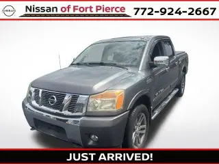 Nissan Titan 2013 4x4 SL 4dr Crew Cab SWB Pickup