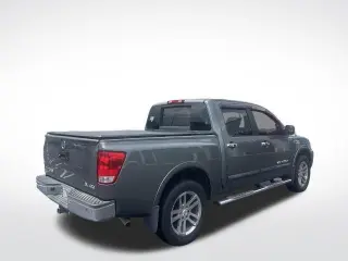 Nissan Titan 2013 4x4 SL 4dr Crew Cab SWB Pickup