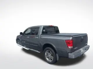 Nissan Titan 2013 4x4 SL 4dr Crew Cab SWB Pickup