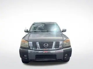 Nissan Titan 2013 4x4 SL 4dr Crew Cab SWB Pickup