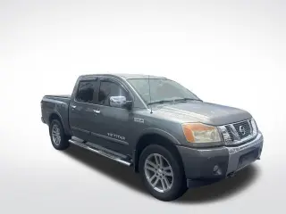 Nissan Titan 2013 4x4 SL 4dr Crew Cab SWB Pickup