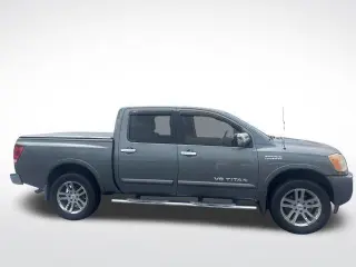 Nissan Titan 2013 4x4 SL 4dr Crew Cab SWB Pickup