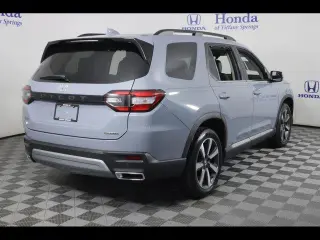 Honda Pilot 2025 AWD Touring 4dr SUV
