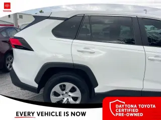 Toyota RAV4 2024 LE 4pu SUV