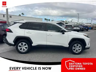 Toyota RAV4 2024 LE 4pu SUV