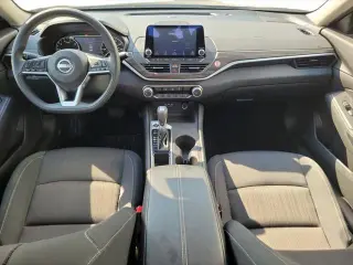 Nissan Altima 2025 2.5 SV 4dr Sedán