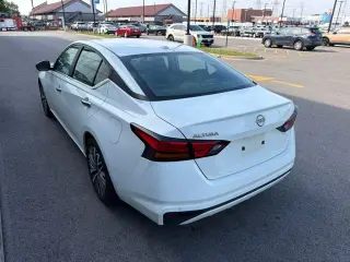 Nissan Altima 2025 2.5 SV 4dr Sedán