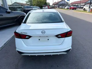 Nissan Altima 2025 2.5 SV 4dr Sedán
