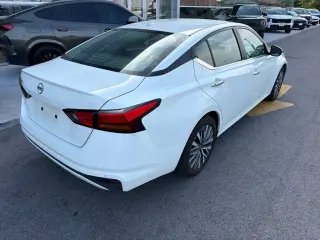 Nissan Altima 2025 2.5 SV 4dr Sedán