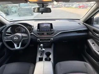 Nissan Altima 2025 2.5 SV 4dr Sedán