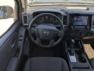 Nissan Frontier 2023 4x4 SV 4dr Crew Cab 5 ft. SB